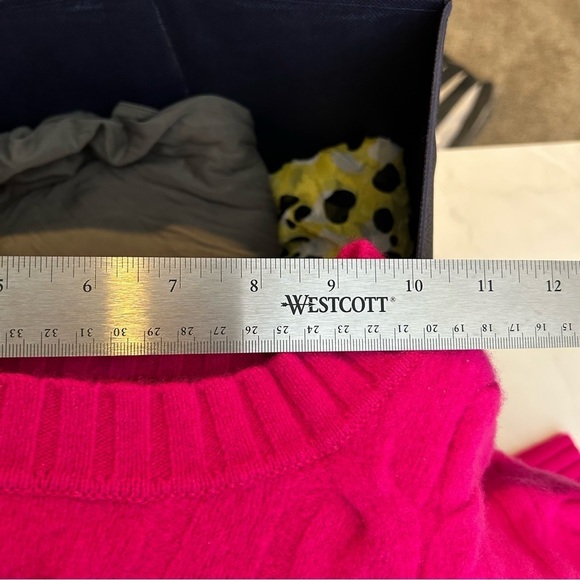 Banana Republic black label hot pink barbiecore 100% merino wool sweater - Picture 11 of 12